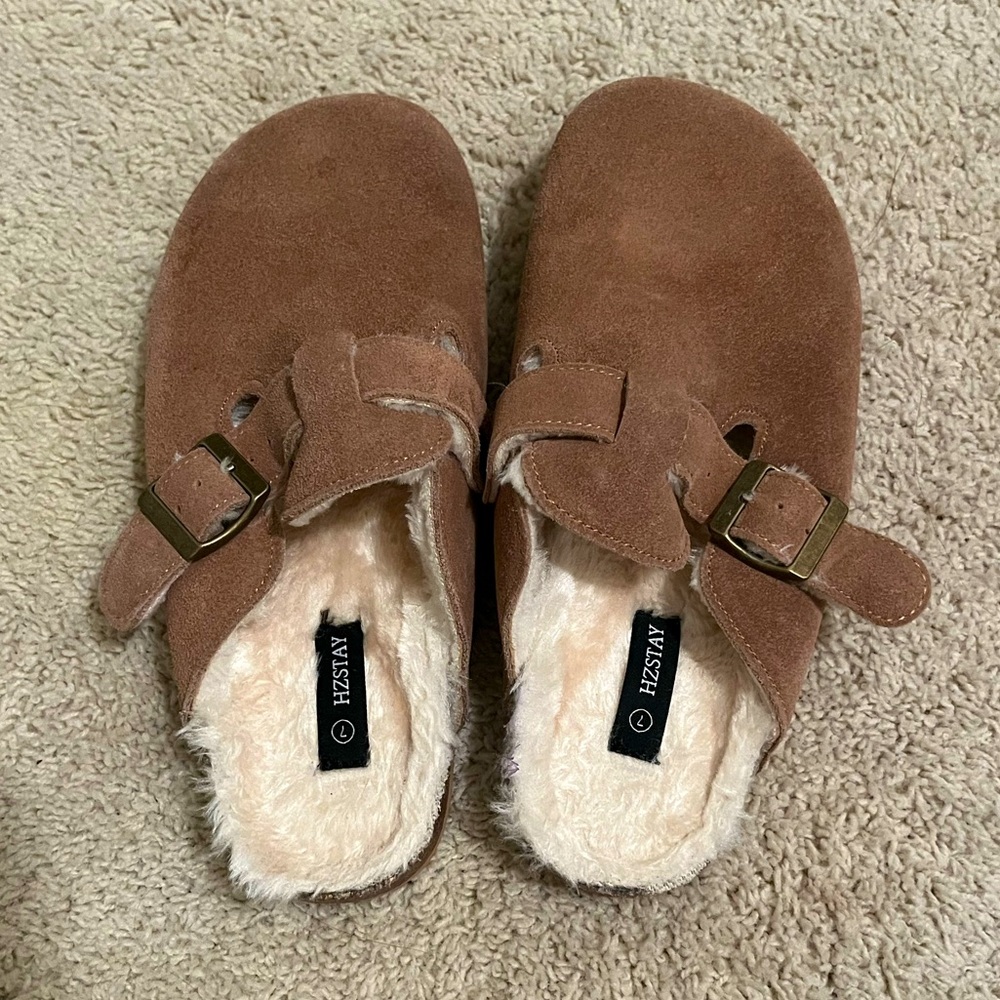 Clogs size 7